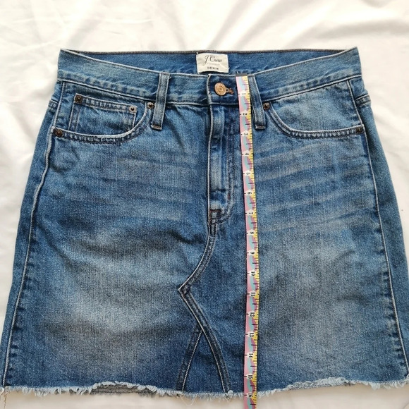 J. Crew Denim Mini Skirt in Birch Wash  with Frayed Hem Size 28 or 6 - Picture 15 of 16